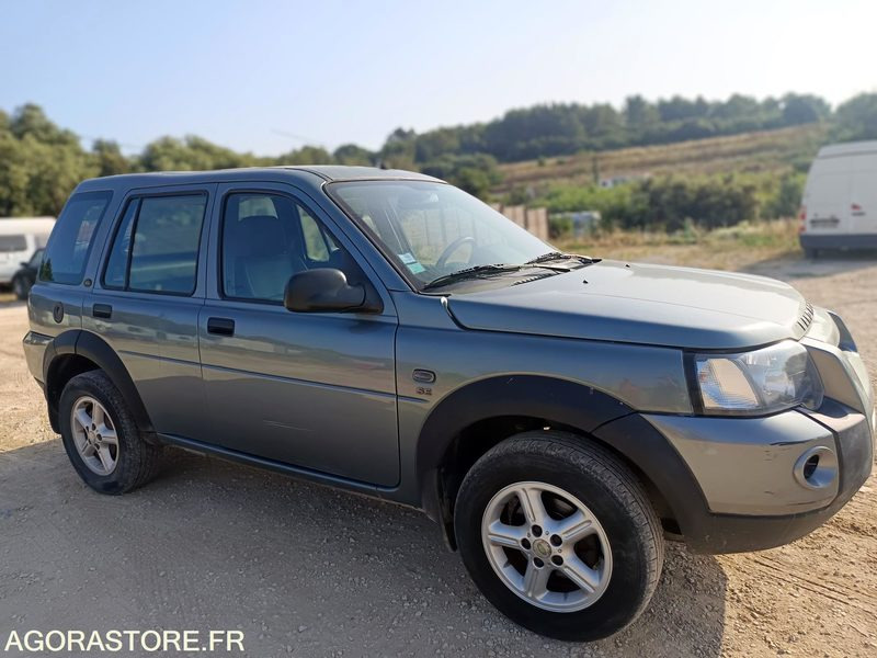 LAND ROVER FREELANDER - 2004 - 221800KMS - Mobil SUV: gambar 2 LAND ROVER FREELANDER - 2004 - 221800KMS - Mobil SUV: gambar 2