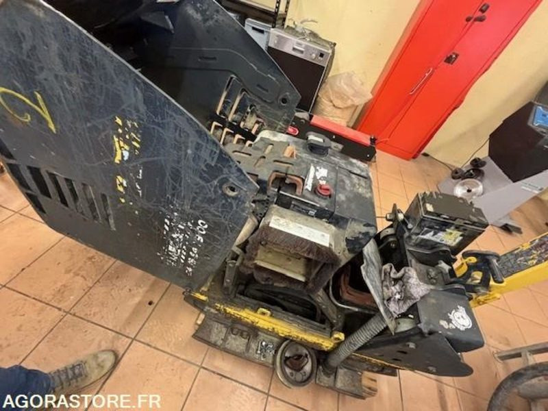 LOT DE 2 PLAQUES BOMAG BPR 60/65D/E ET BPR45/55D 2019 ET 2022 - Pelat getar: gambar 4 LOT DE 2 PLAQUES BOMAG BPR 60/65D/E ET BPR45/55D 2019 ET 2022 - Pelat getar: gambar 4