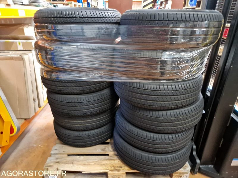 Lot de 12 pneus Michelin 215/65R16 102H - Ban: gambar 1 Lot de 12 pneus Michelin 215/65R16 102H - Ban: gambar 1
