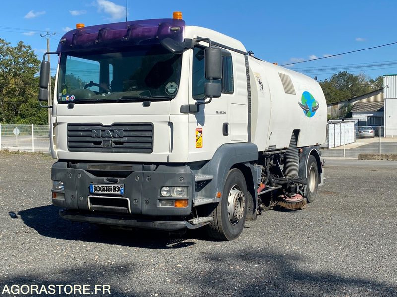 MAN 19.324 - 2008 / 435300 KM - Penyapu jalan: gambar 1 MAN 19.324 - 2008 / 435300 KM - Penyapu jalan: gambar 1