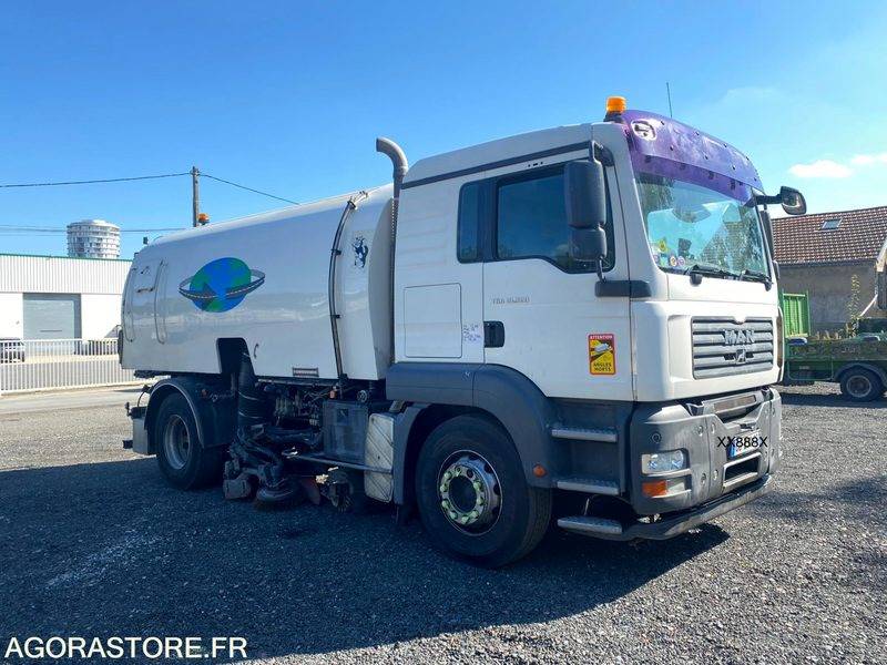 MAN 19.324 - 2008 / 435300 KM - Penyapu jalan: gambar 2 MAN 19.324 - 2008 / 435300 KM - Penyapu jalan: gambar 2