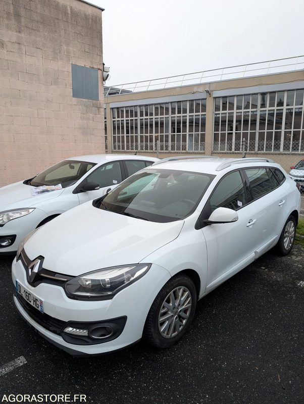 MEGANE BREAK 110 CV BOITE AUTO 1.5 DCI - 180 540 KM - Station wagon: gambar 2 MEGANE BREAK 110 CV BOITE AUTO 1.5 DCI - 180 540 KM - Station wagon: gambar 2