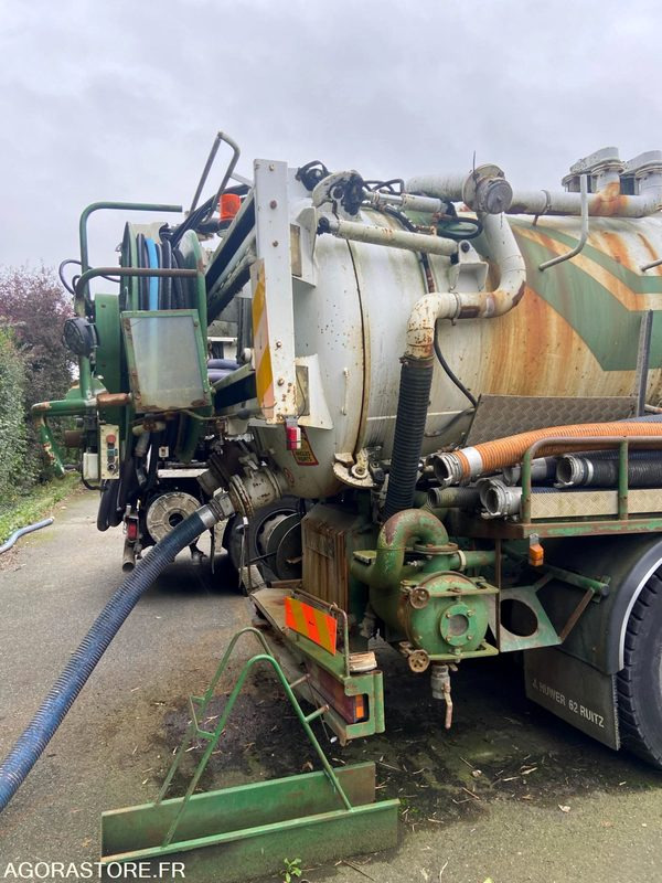 MERCEDES ACTROS 2031 HUWER 2001 (300000Km ) NON ROULANT EXPORT UNIQUEMENT - Truk vakum: gambar 5 MERCEDES ACTROS 2031 HUWER 2001 (300000Km ) NON ROULANT EXPORT UNIQUEMENT - Truk vakum: gambar 5