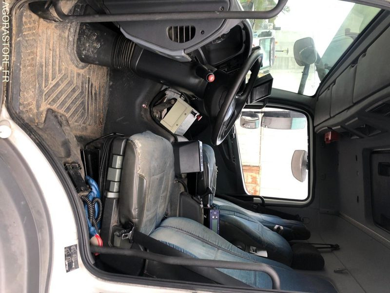 MERCEDES AXOR 26T-21m3 - 287235 kms - 2014 - Truk sampah: gambar 5 MERCEDES AXOR 26T-21m3 - 287235 kms - 2014 - Truk sampah: gambar 5