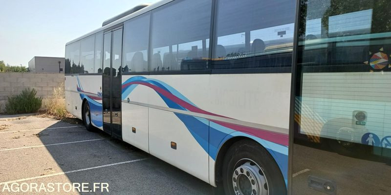 MERCEDES INTOURO N°093029 - Bus mini, Van penumpang: gambar 4 MERCEDES INTOURO N°093029 - Bus mini, Van penumpang: gambar 4