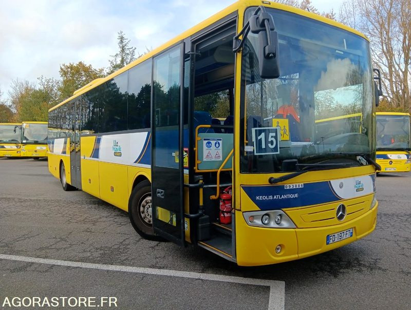 MERCEDES INTOURO N°093086 - Bus sekolah: gambar 1 MERCEDES INTOURO N°093086 - Bus sekolah: gambar 1