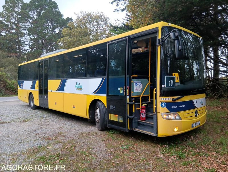 MERCEDES INTOURO N°093092 - Bus sekolah: gambar 1 MERCEDES INTOURO N°093092 - Bus sekolah: gambar 1