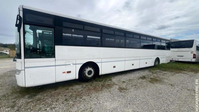 MERCEDES INTOURO N°093235 - Bus sekolah: gambar 2 MERCEDES INTOURO N°093235 - Bus sekolah: gambar 2