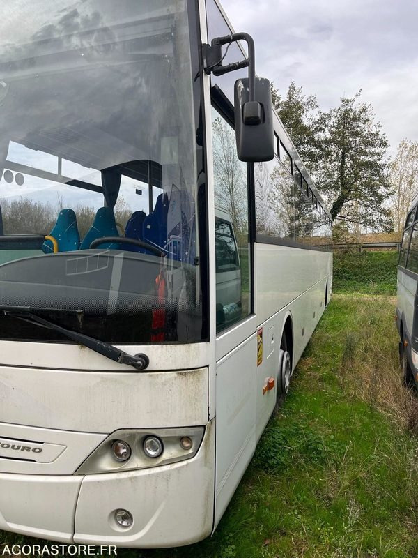 MERCEDES INTOURO N°093258 - Bus sekolah: gambar 3 MERCEDES INTOURO N°093258 - Bus sekolah: gambar 3