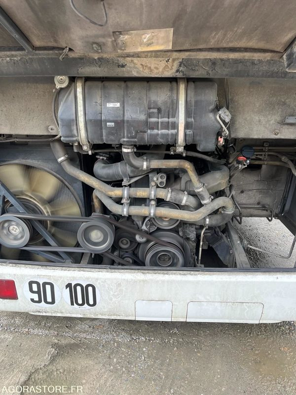 MERCEDES INTOURO N°093337 - Bus sekolah: gambar 5 MERCEDES INTOURO N°093337 - Bus sekolah: gambar 5