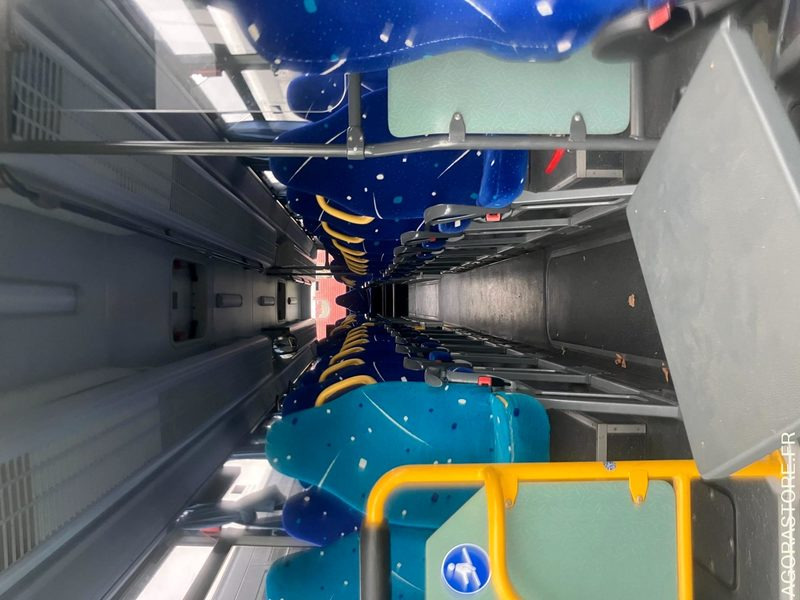 MERCEDES INTOURO N°093359 - Bus sekolah: gambar 5 MERCEDES INTOURO N°093359 - Bus sekolah: gambar 5