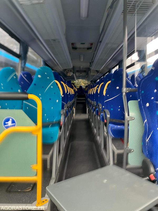 MERCEDES INTOURO N°093374 - Bus sekolah: gambar 5 MERCEDES INTOURO N°093374 - Bus sekolah: gambar 5