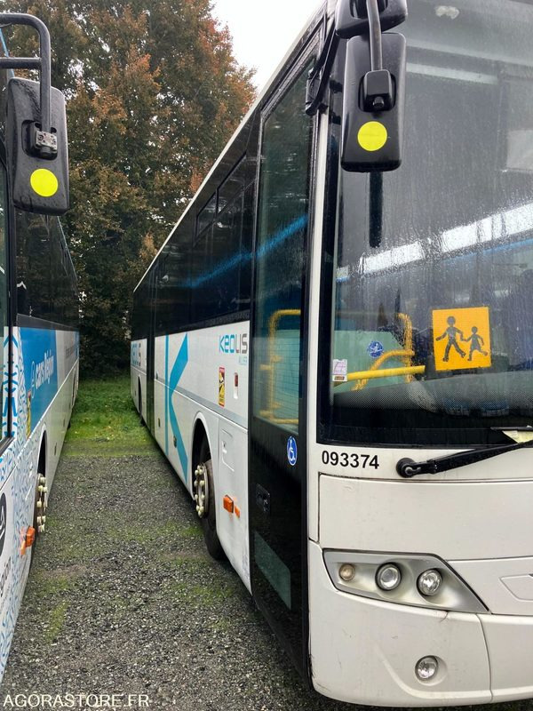 MERCEDES INTOURO N°093374 - Bus sekolah: gambar 2 MERCEDES INTOURO N°093374 - Bus sekolah: gambar 2