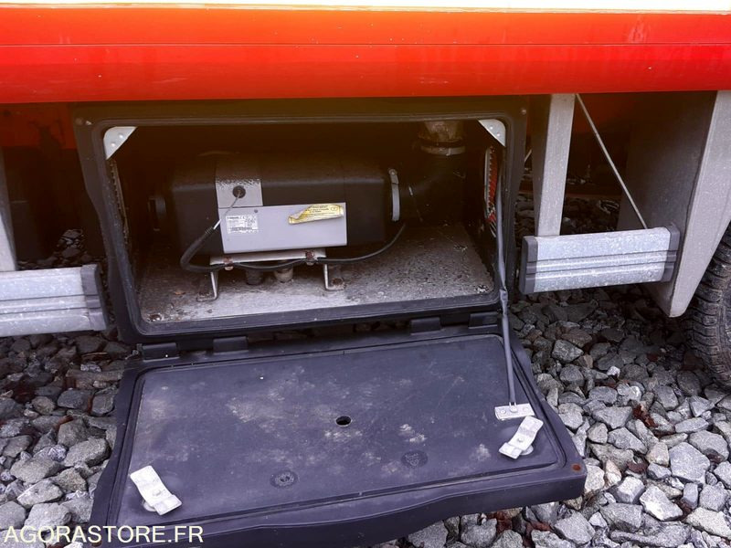 MERCEDES-SPRINTER 4X4- 2007-19950KM - Van panel: gambar 5 MERCEDES-SPRINTER 4X4- 2007-19950KM - Van panel: gambar 5
