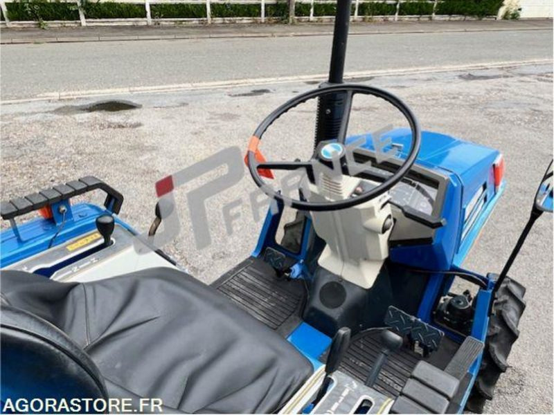 MICROTRACTEUR ISEKI 14 CV 4 ROUES MOTRICES DIESEL 1263H DANS L'ETAT ROULANT - Traktor: gambar 5 MICROTRACTEUR ISEKI 14 CV 4 ROUES MOTRICES DIESEL 1263H DANS L'ETAT ROULANT - Traktor: gambar 5