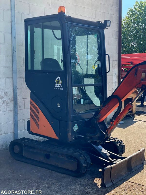 MINI-PELLE SUR CHENILLE CAOUTCHOUC HITACHI ZX17U-2 15CV 1.9T AVEC 3 GODETS - Ekskavator: gambar 5 MINI-PELLE SUR CHENILLE CAOUTCHOUC HITACHI ZX17U-2 15CV 1.9T AVEC 3 GODETS - Ekskavator: gambar 5