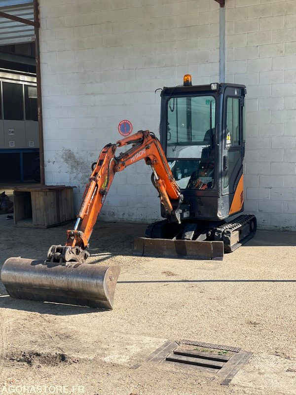 MINI-PELLE SUR CHENILLE CAOUTCHOUC HITACHI ZX17U-2 15CV 1.9T AVEC 3 GODETS - Ekskavator: gambar 2 MINI-PELLE SUR CHENILLE CAOUTCHOUC HITACHI ZX17U-2 15CV 1.9T AVEC 3 GODETS - Ekskavator: gambar 2