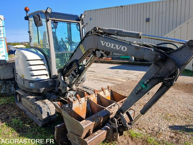 MINI PELLE VOLVO EC 27C - Ekskavator mini: gambar 1 MINI PELLE VOLVO EC 27C - Ekskavator mini: gambar 1