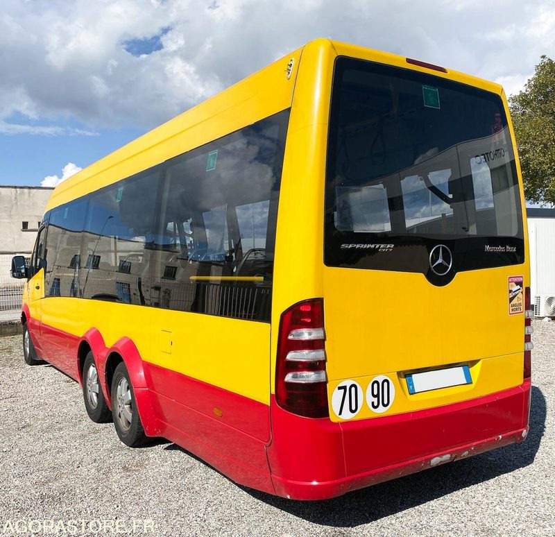 MINIBUS MERCEDES SPRINTER CITY 77 - 2015 - 159000km - Bus mini, Van penumpang: gambar 5 MINIBUS MERCEDES SPRINTER CITY 77 - 2015 - 159000km - Bus mini, Van penumpang: gambar 5