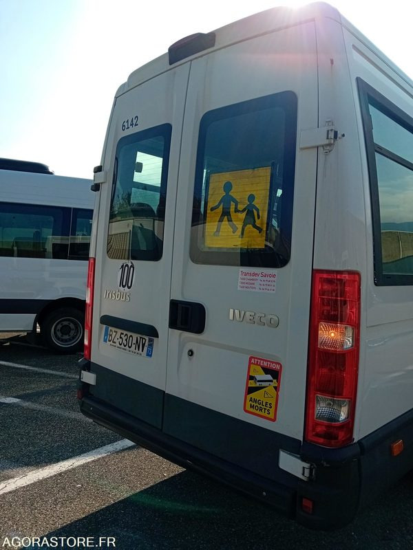 MINICARS IVECO DAILY N°12446 MEC 2011 131000KM BZ-530-NV - Bus mini, Van penumpang: gambar 2 MINICARS IVECO DAILY N°12446 MEC 2011 131000KM BZ-530-NV - Bus mini, Van penumpang: gambar 2