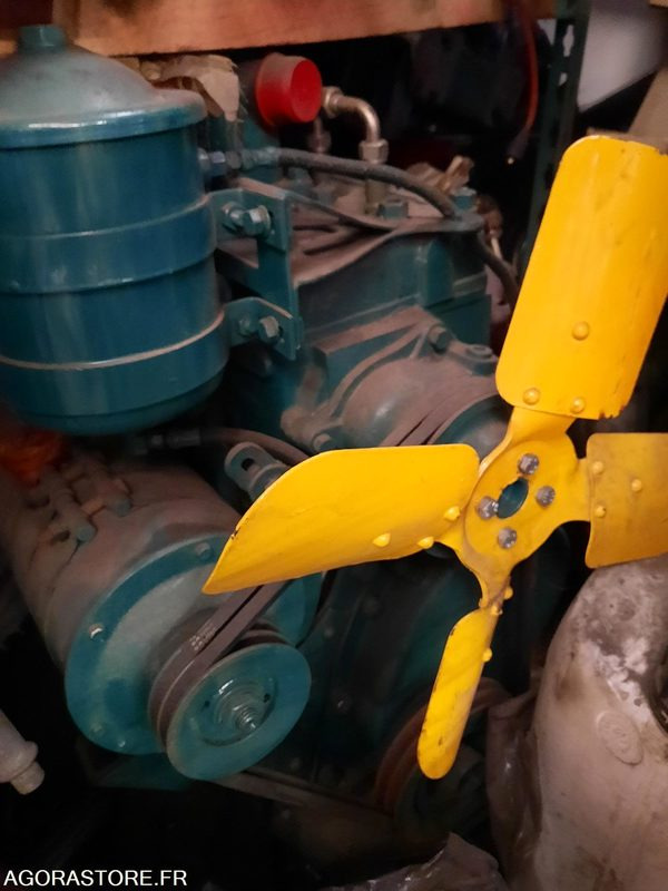 MOTEUR ESSENCE JEEP WILLIS M201 24V - NEUF COMPLET - Peralatan dan perlengkapan: gambar 1 MOTEUR ESSENCE JEEP WILLIS M201 24V - NEUF COMPLET - Peralatan dan perlengkapan: gambar 1