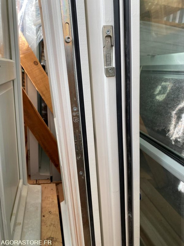 Peralatan dan perlengkapan baru Menuiseries bois DE LA ROSA: gambar 16 Peralatan dan perlengkapan baru Menuiseries bois DE LA ROSA: gambar 16