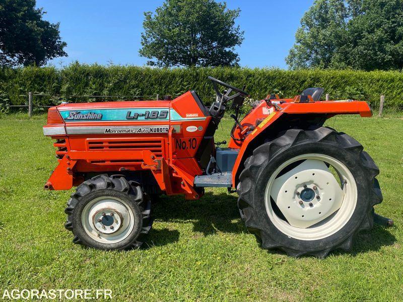 Micro-tracteur Kubota L1-185 - Traktor: gambar 3 Micro-tracteur Kubota L1-185 - Traktor: gambar 3