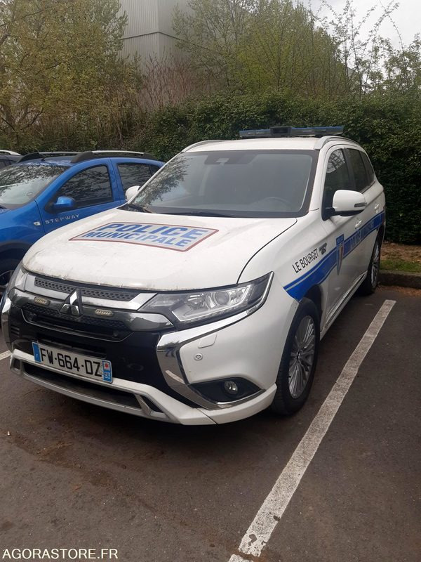 Mitsubichi Outlander - 2020 - 30000kms - FW664DZ - Mobil SUV: gambar 2 Mitsubichi Outlander - 2020 - 30000kms - FW664DZ - Mobil SUV: gambar 2