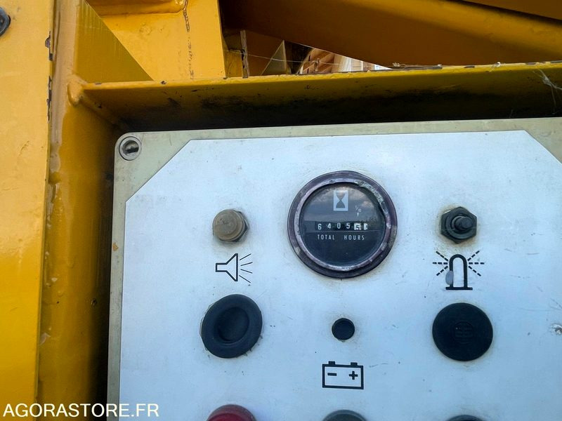 NACELLE HAULOTTE HA16D 4X4 1991 6400 HEURES - Platform pengangkat: gambar 5 NACELLE HAULOTTE HA16D 4X4 1991 6400 HEURES - Platform pengangkat: gambar 5
