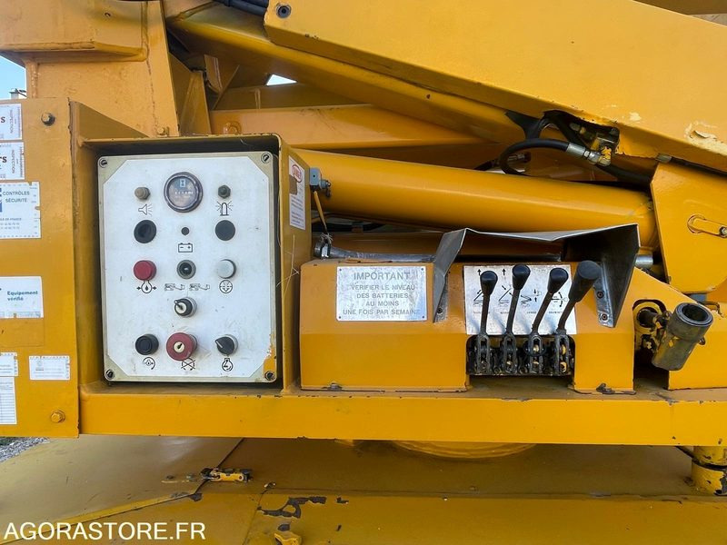 NACELLE HAULOTTE HA16D 4X4 1991 6400 HEURES - Platform pengangkat: gambar 4 NACELLE HAULOTTE HA16D 4X4 1991 6400 HEURES - Platform pengangkat: gambar 4