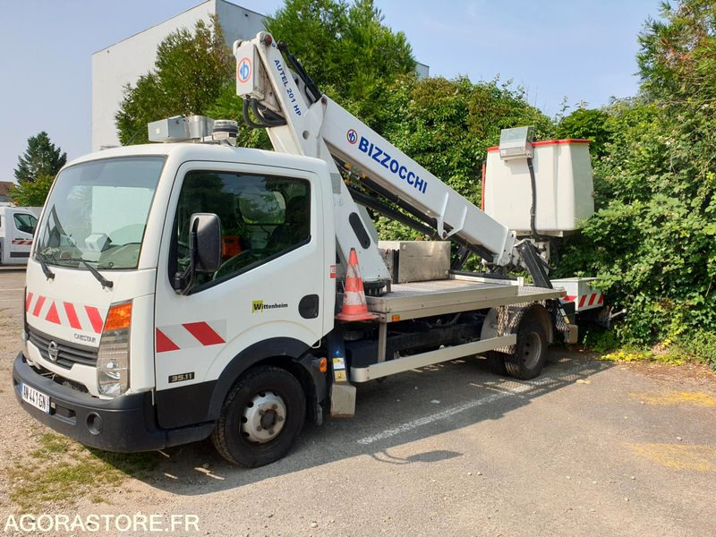NACELLE NISSAN CABSTAR VL - Van jungkit: gambar 2 NACELLE NISSAN CABSTAR VL - Van jungkit: gambar 2