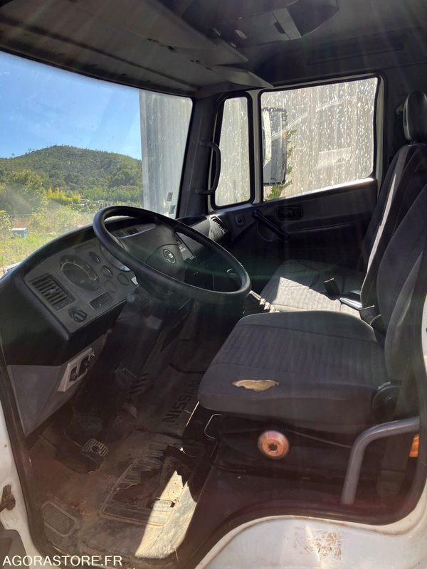 NISSAN CABSTAR BENNE / NON ROULANT - Van jungkit: gambar 5 NISSAN CABSTAR BENNE / NON ROULANT - Van jungkit: gambar 5