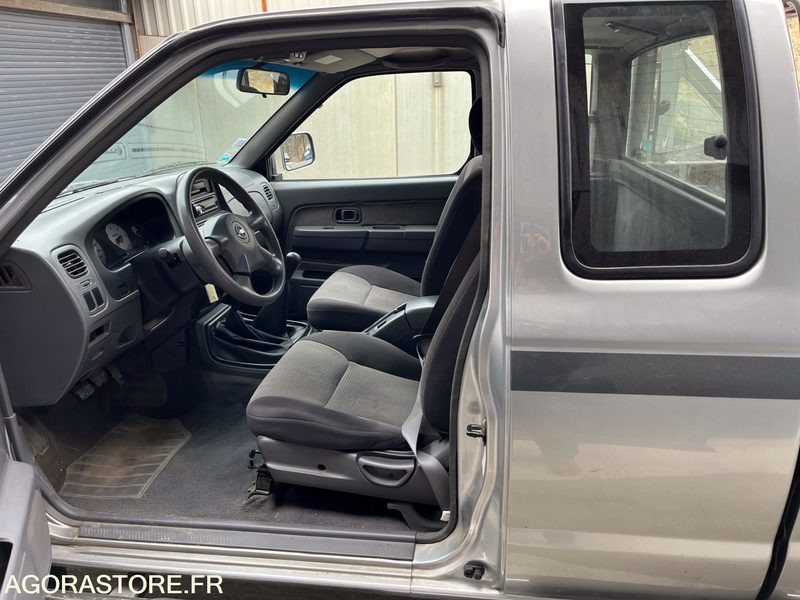 NISSAN NAVARA 4X4 83500 KMS 2003 - Mobil: gambar 4 NISSAN NAVARA 4X4 83500 KMS 2003 - Mobil: gambar 4