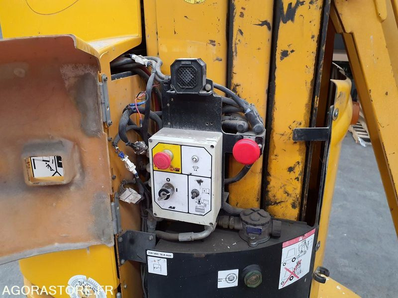 Nacelles à mât vertical GROVE TOUCAN 861 - Platform pengangkat: gambar 3 Nacelles à mât vertical GROVE TOUCAN 861 - Platform pengangkat: gambar 3