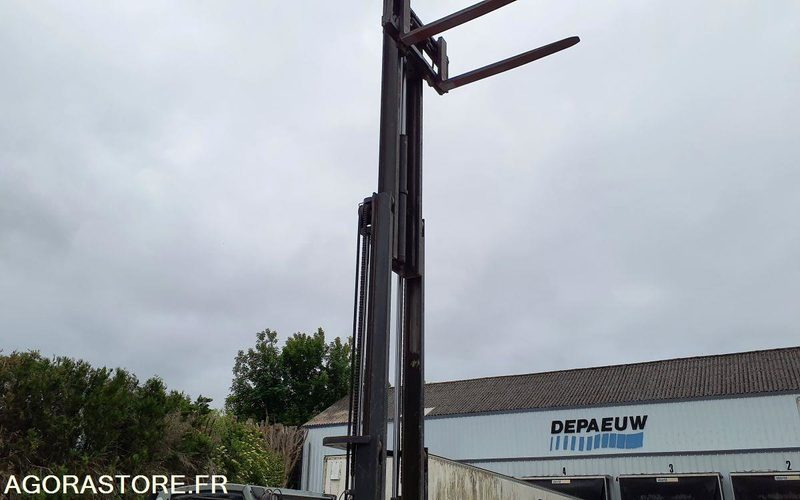 Nissan 2682 heures Triplex UD02A25PQ - 3F550 - Forklift: gambar 2 Nissan 2682 heures Triplex UD02A25PQ - 3F550 - Forklift: gambar 2