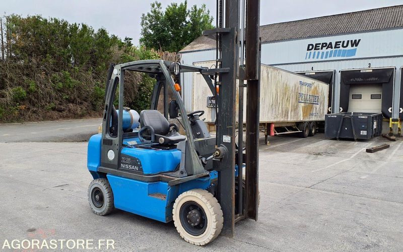 Nissan 2682 heures Triplex UD02A25PQ - 3F550 - Forklift: gambar 3 Nissan 2682 heures Triplex UD02A25PQ - 3F550 - Forklift: gambar 3