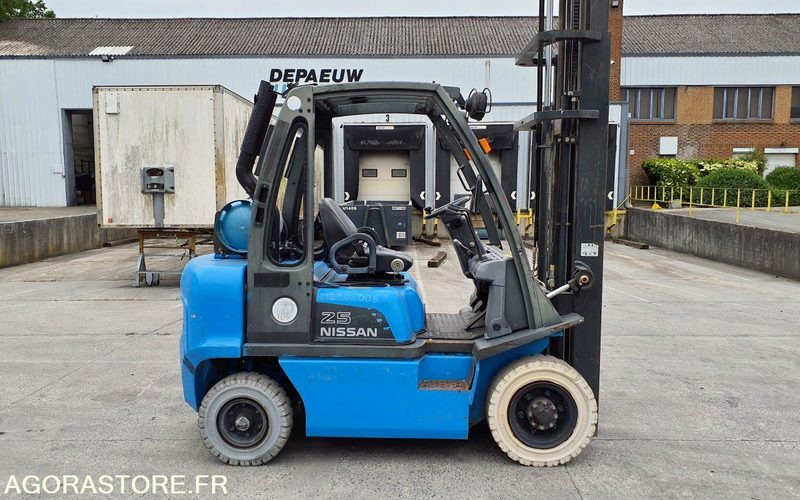 Nissan 2682 heures Triplex UD02A25PQ - 3F550 - Forklift: gambar 1 Nissan 2682 heures Triplex UD02A25PQ - 3F550 - Forklift: gambar 1