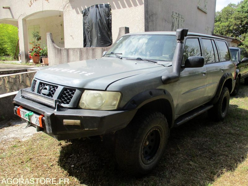 Nissan Patrol Y61 Station Wagon moteur 6 cylindres 4.2 Turbo Diesel 160cv BM5 - Mobil SUV: gambar 1 Nissan Patrol Y61 Station Wagon moteur 6 cylindres 4.2 Turbo Diesel 160cv BM5 - Mobil SUV: gambar 1