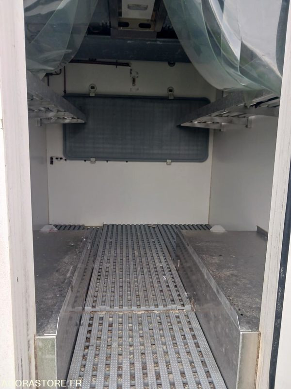 OPEL VIVARO FRIGORIFIQUE - 2017 - 159600KM - Van berpendingin: gambar 4 OPEL VIVARO FRIGORIFIQUE - 2017 - 159600KM - Van berpendingin: gambar 4