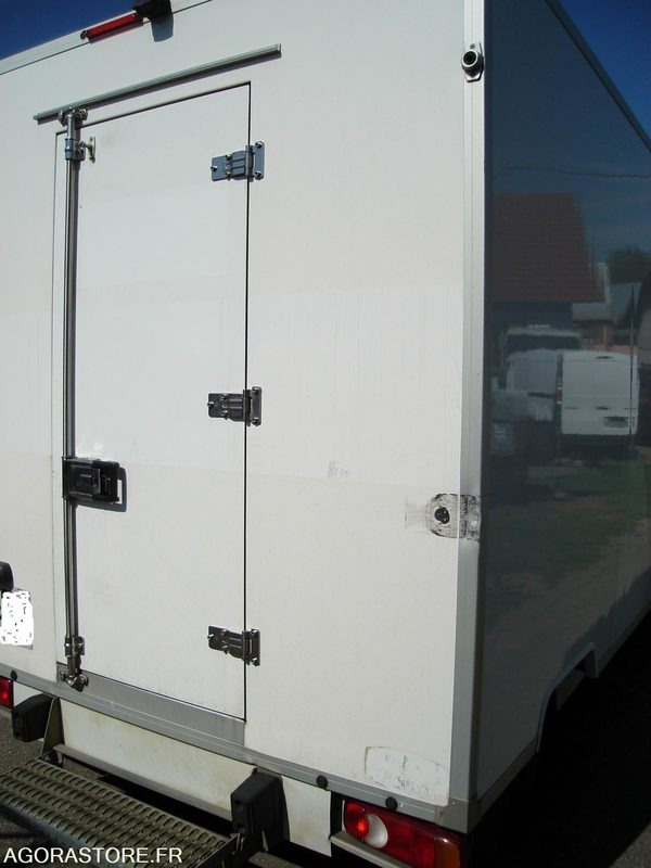 OPEL VIVARO FRIGORIFIQUE - 2017 - 159600KM - Van berpendingin: gambar 3 OPEL VIVARO FRIGORIFIQUE - 2017 - 159600KM - Van berpendingin: gambar 3