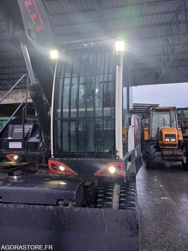 Ekskavator PELLE DE MANUTENTION TABARELLI T308 DIESEL 18T500 616h 2022: gambar 12 Ekskavator PELLE DE MANUTENTION TABARELLI T308 DIESEL 18T500 616h 2022: gambar 12