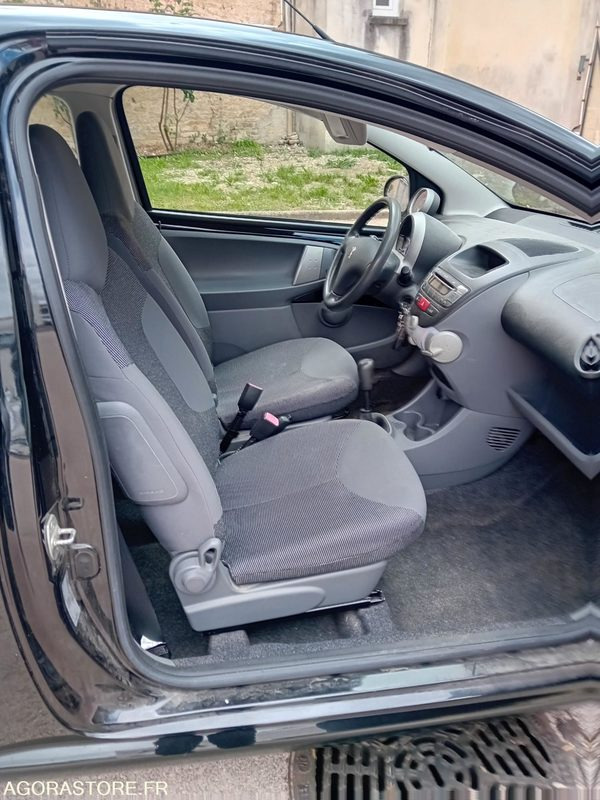 PEUGEOT 107 - Mobil: gambar 4 PEUGEOT 107 - Mobil: gambar 4