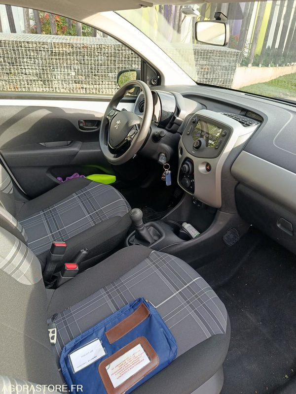 Mobil PEUGEOT 108 - 5600kms: gambar 8