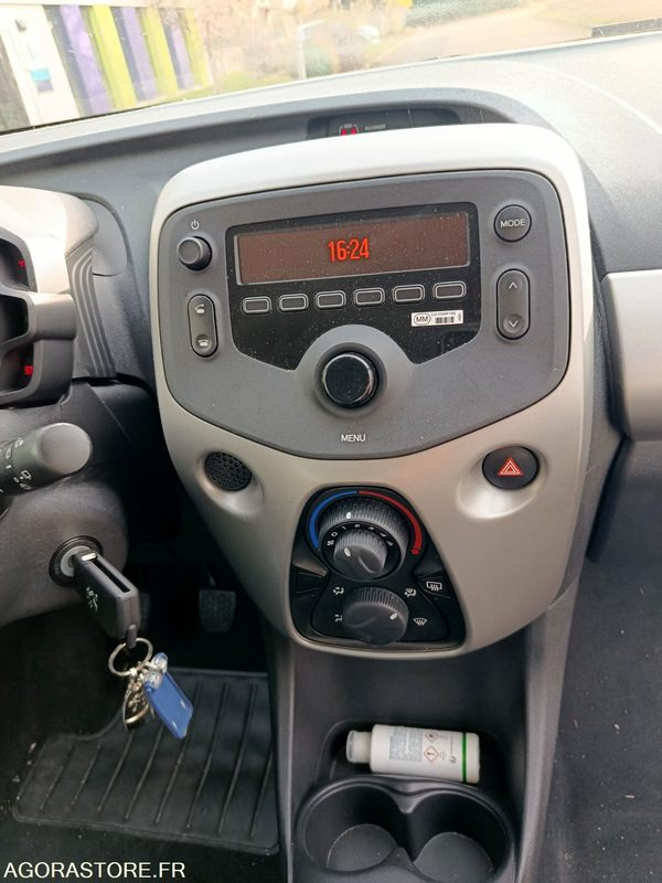 Mobil PEUGEOT 108 - 5600kms: gambar 7