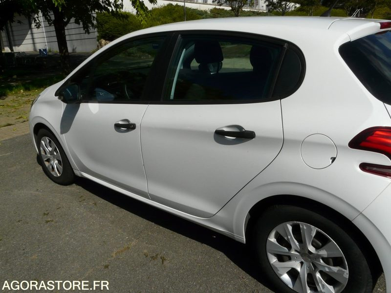 PEUGEOT 208 DX177CZ - Mobil: gambar 5 PEUGEOT 208 DX177CZ - Mobil: gambar 5