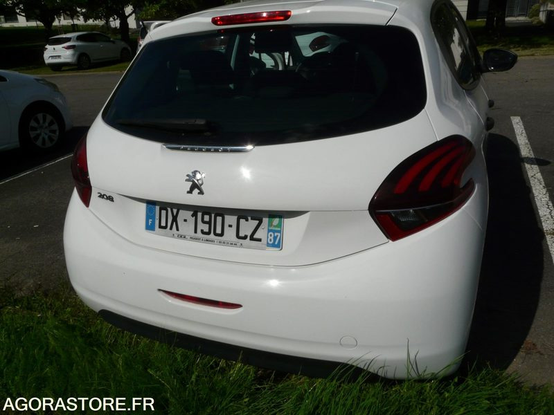 PEUGEOT 208 DX190CZ - Mobil: gambar 3 PEUGEOT 208 DX190CZ - Mobil: gambar 3
