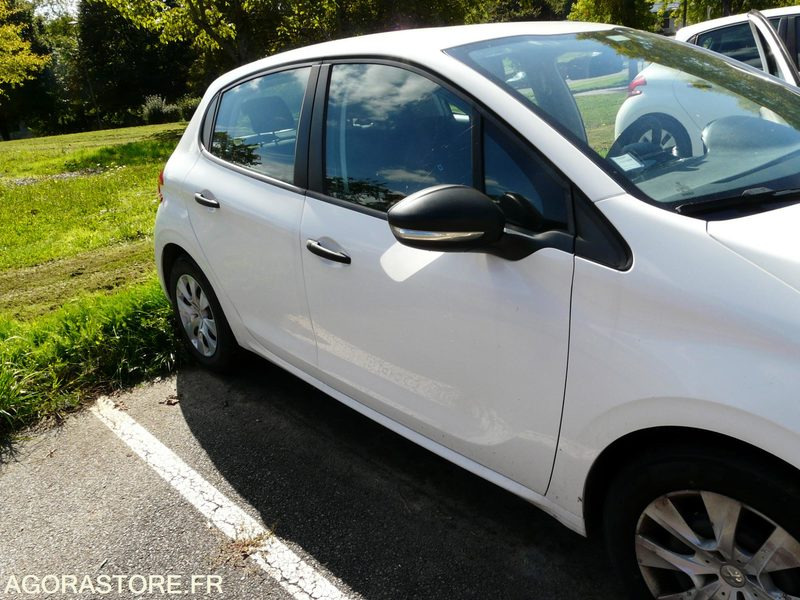 PEUGEOT 208 DX190CZ - Mobil: gambar 2 PEUGEOT 208 DX190CZ - Mobil: gambar 2