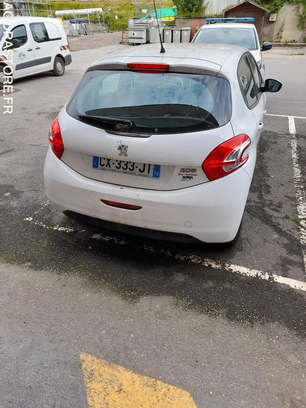 PEUGEOT 208 ESS+G.P.L. - Mobil: gambar 4 PEUGEOT 208 ESS+G.P.L. - Mobil: gambar 4