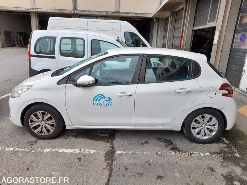 PEUGEOT 208 ESS+G.P.L. - Mobil: gambar 2 PEUGEOT 208 ESS+G.P.L. - Mobil: gambar 2