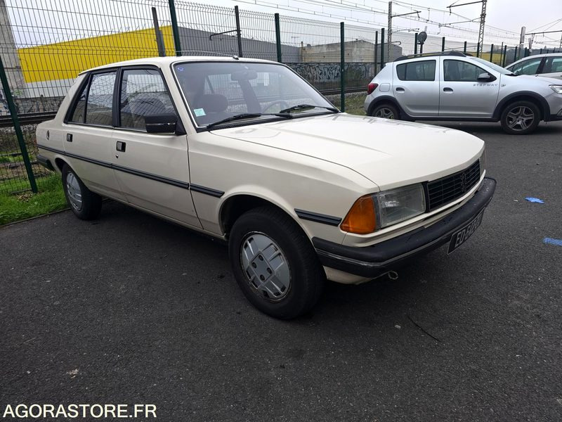 PEUGEOT 305 1.5 GR - 1984 - 124000 KM - Mobil: gambar 4 PEUGEOT 305 1.5 GR - 1984 - 124000 KM - Mobil: gambar 4